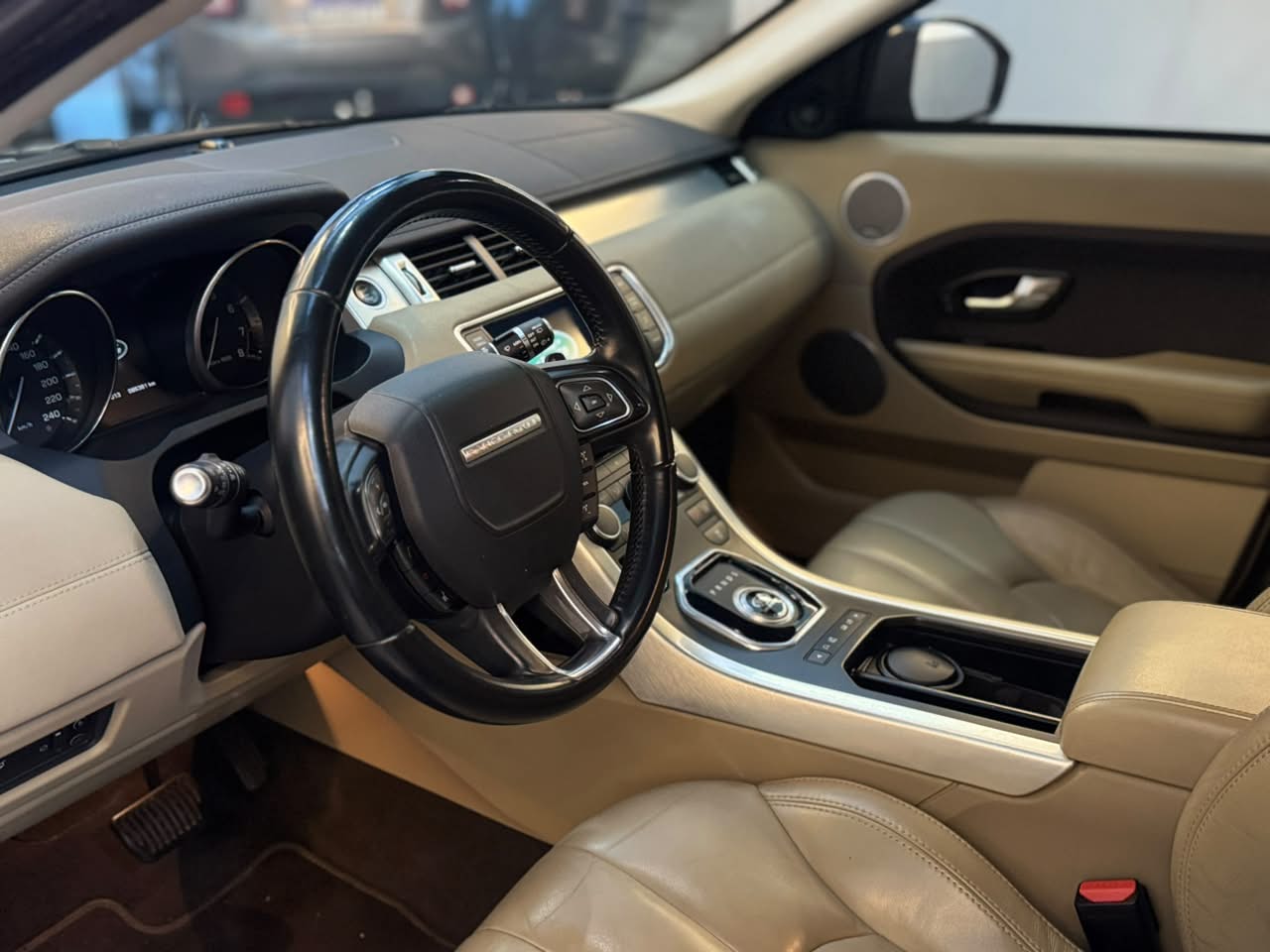 Land Rover Range R.EVOQUE Pure  2.0 Aut. 5p
