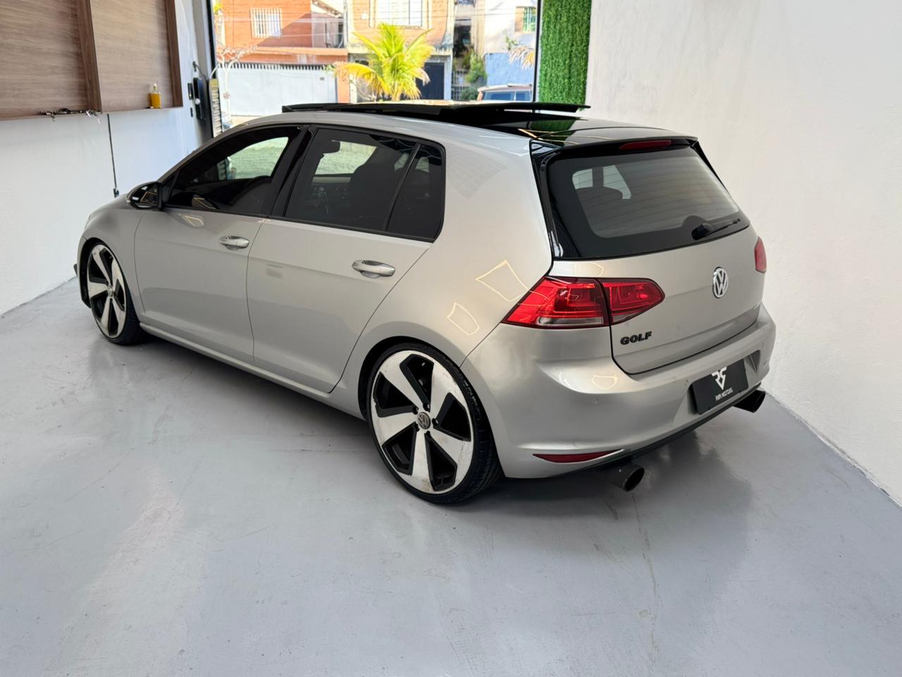 VW - VolksWagen Golf Comfortline 1.0 TSI Total Flex Mec.