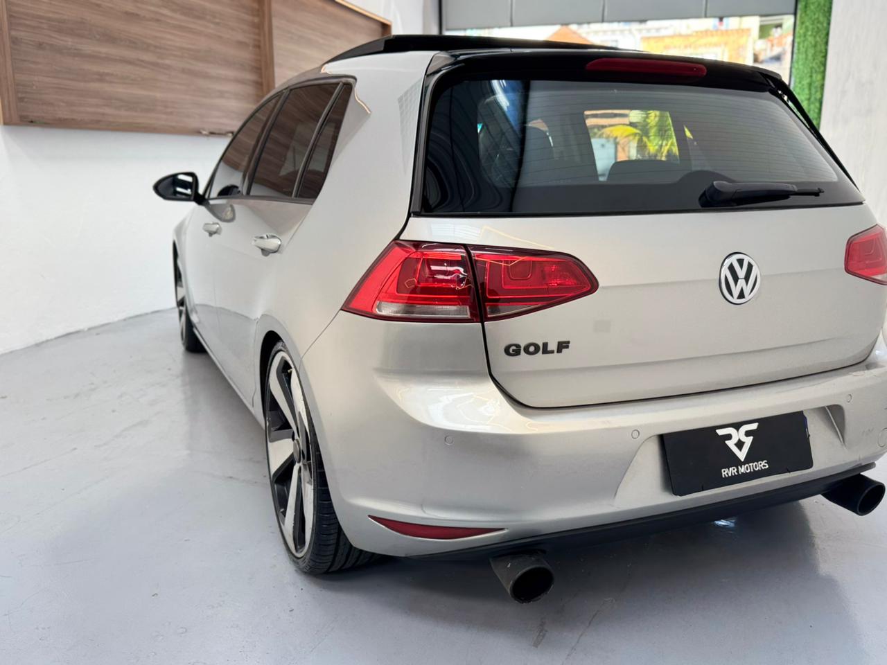 VW - VolksWagen Golf Comfortline 1.0 TSI Total Flex Mec.