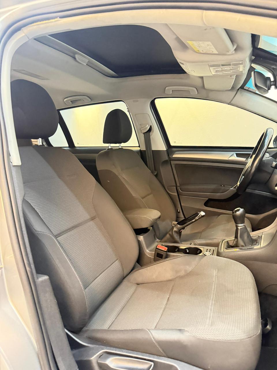 VW - VolksWagen Golf Comfortline 1.0 TSI Total Flex Mec.