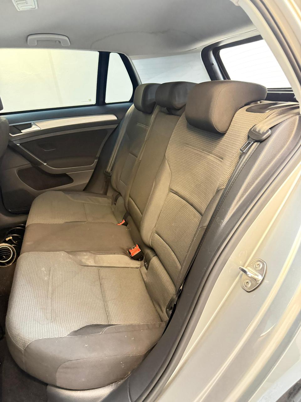 VW - VolksWagen Golf Comfortline 1.0 TSI Total Flex Mec.