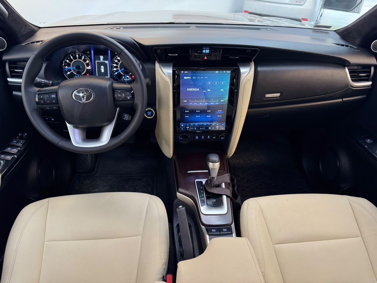 Toyota Hilux SW4 SRX 4x4 4.0 V6 24V Aut.